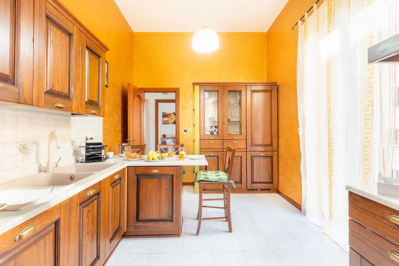 Hostly - Domus Happya - Dream In The Appia Antica Park Apartment Rome