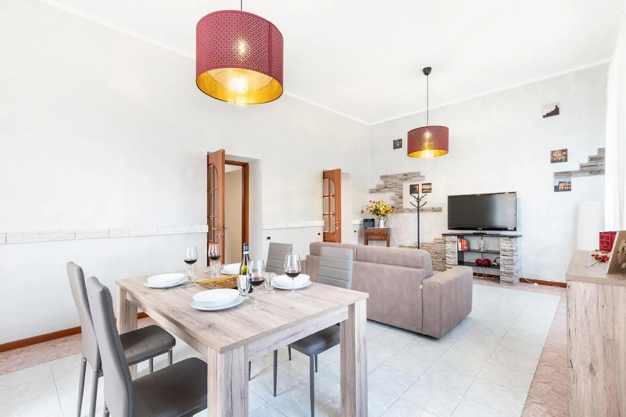 Hostly - Domus Happya - Dream In The Appia Antica Park Apartment Rome 0*,  Italy