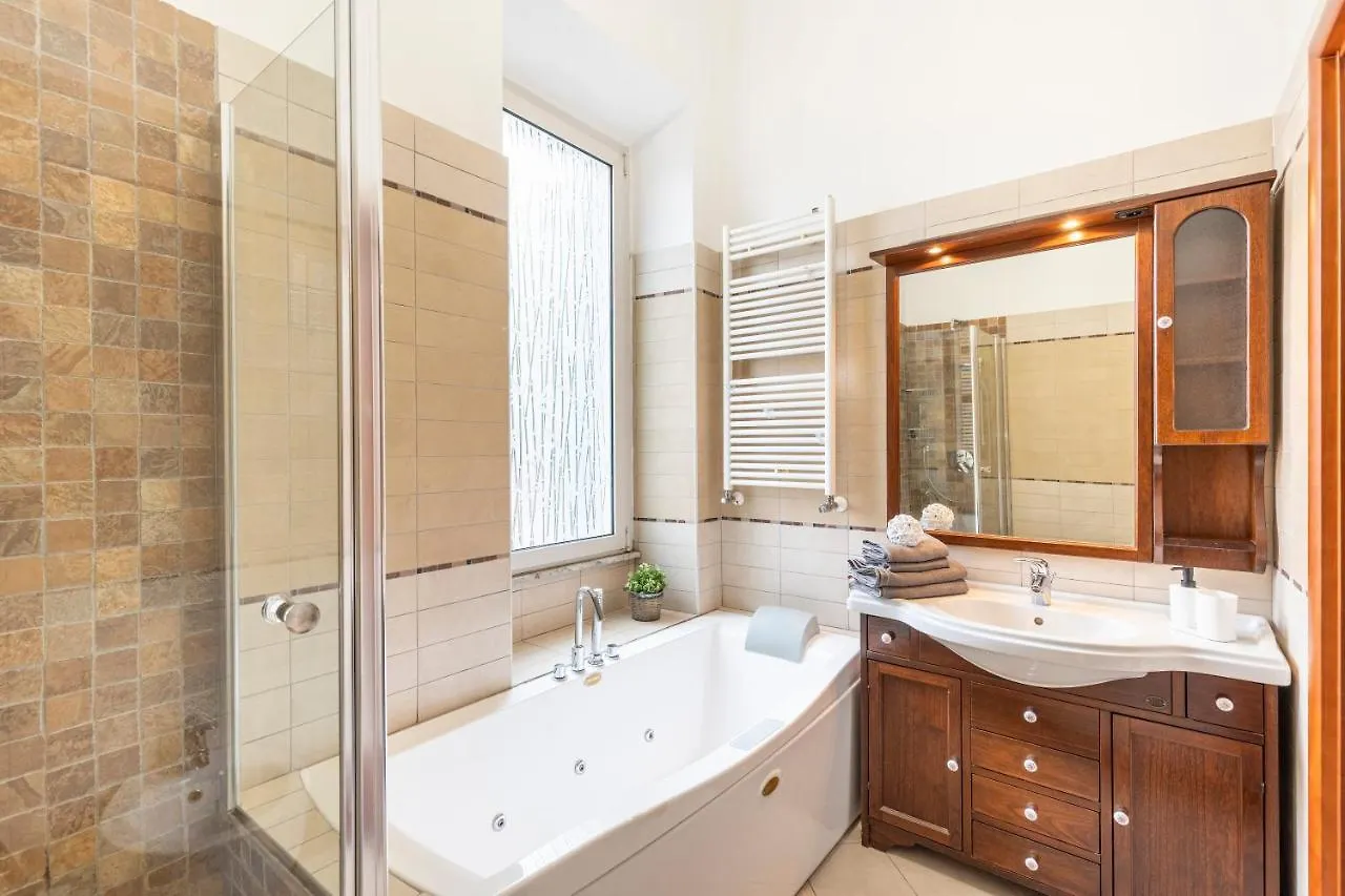 Hostly - Domus Happya - Dream In The Appia Antica Park Apartment Rome 0*,