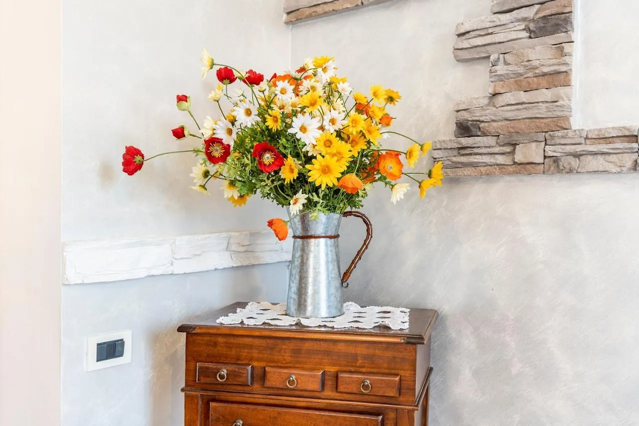 Hostly - Domus Happya - Dream In The Appia Antica Park Apartment Rome